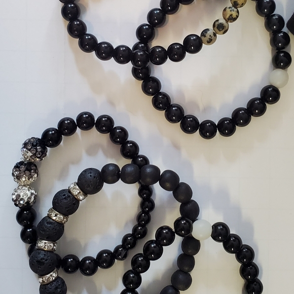 Black dress/top bracelets and shoes - Picture 5 of 7